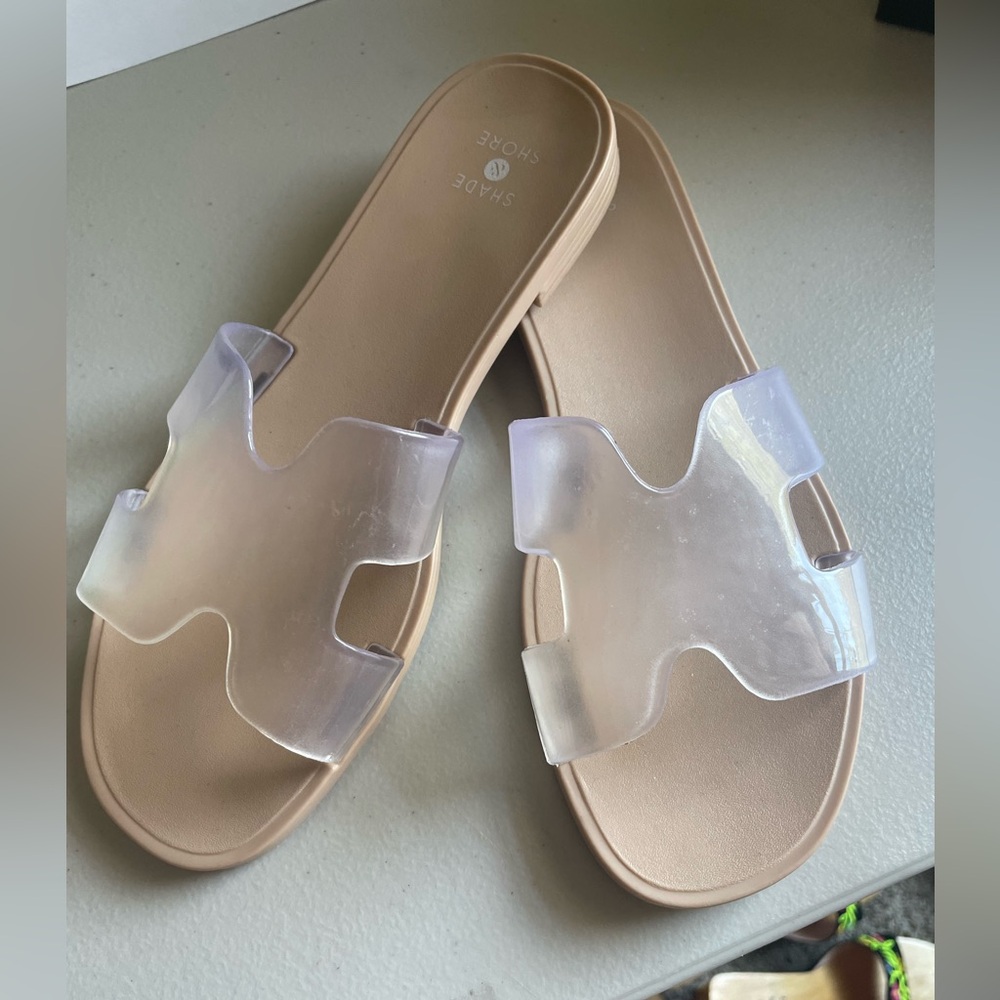 Shade & Shore Woman’s Slide Sandals for summer Sz 7 in gently used condition